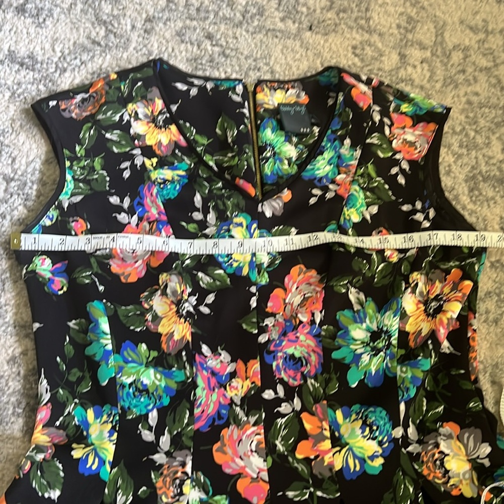 Gabby Skye Fit and Flare Floral Dress - Picture 8 of 9